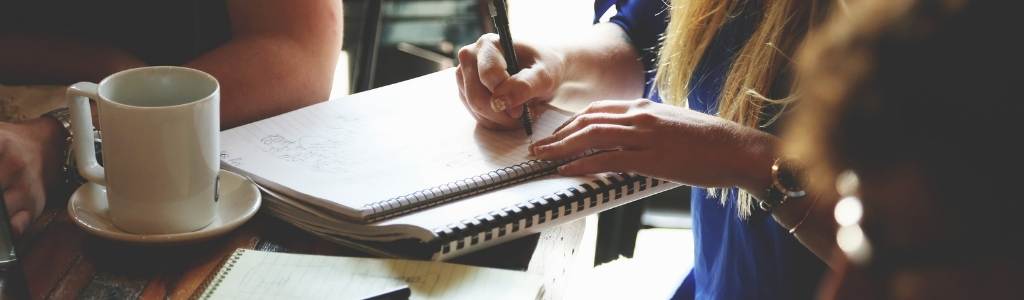 Comment écrire un script de vidéo corporate